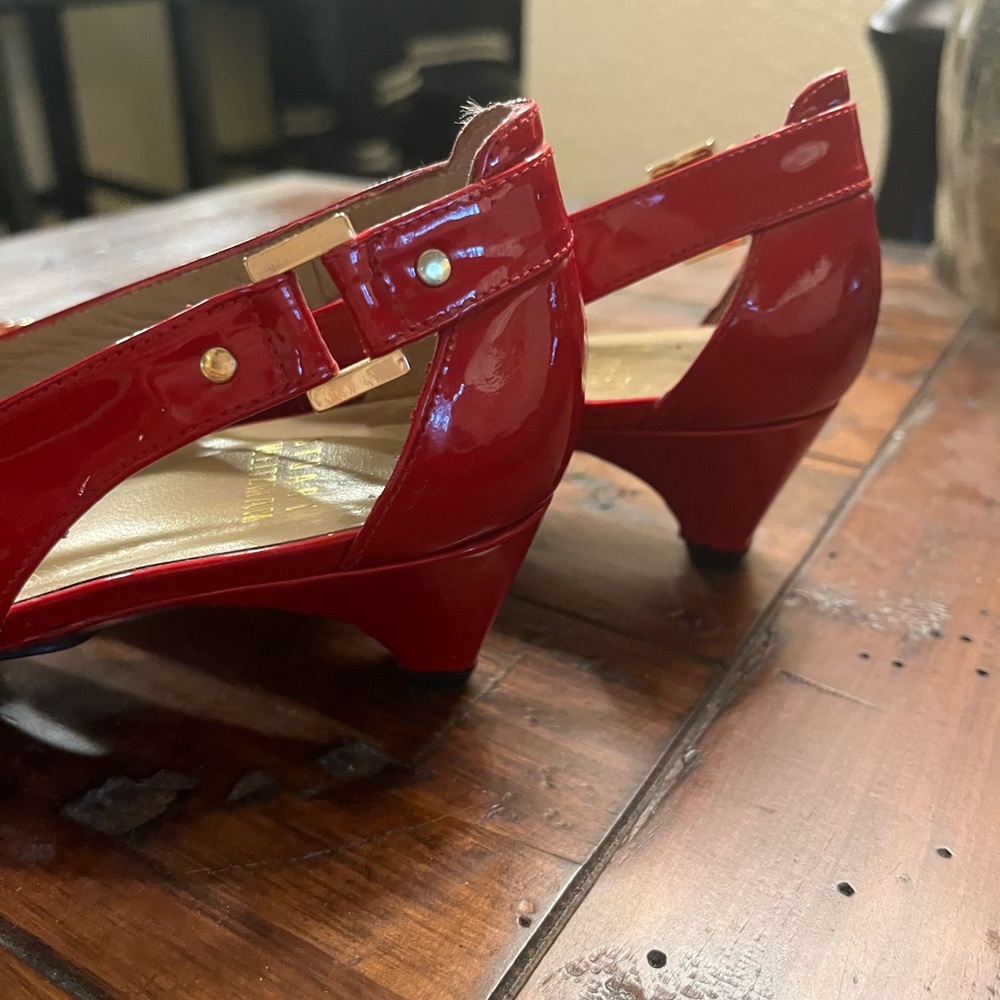 Stuart Weizman “Ruby Slippers “! Size 6 Patent Le… - image 6